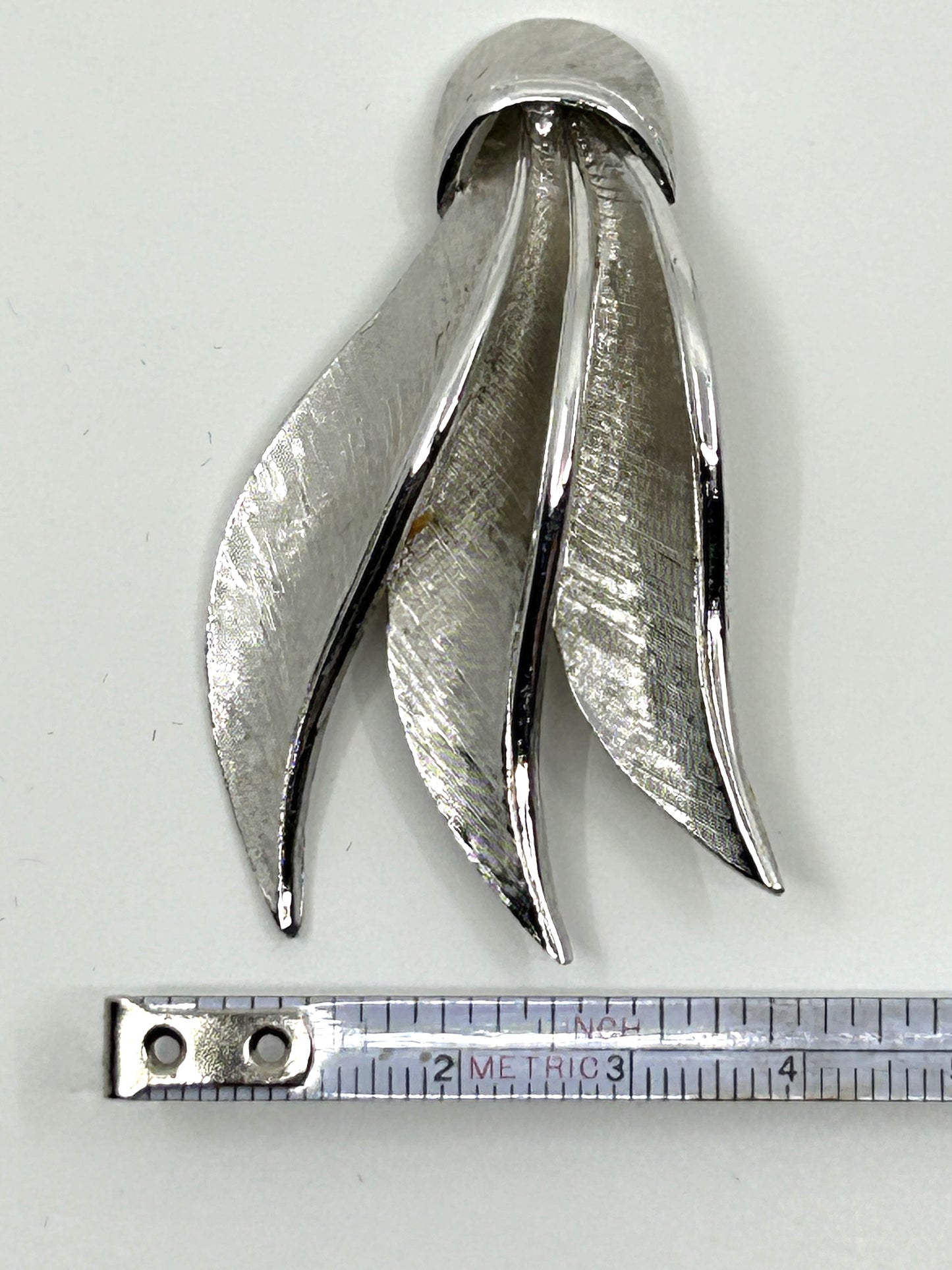 Vintage 3 Leaf Textured Silver Look Brooch