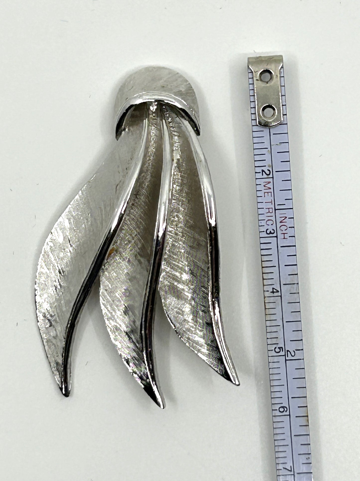 Vintage 3 Leaf Textured Silver Look Brooch