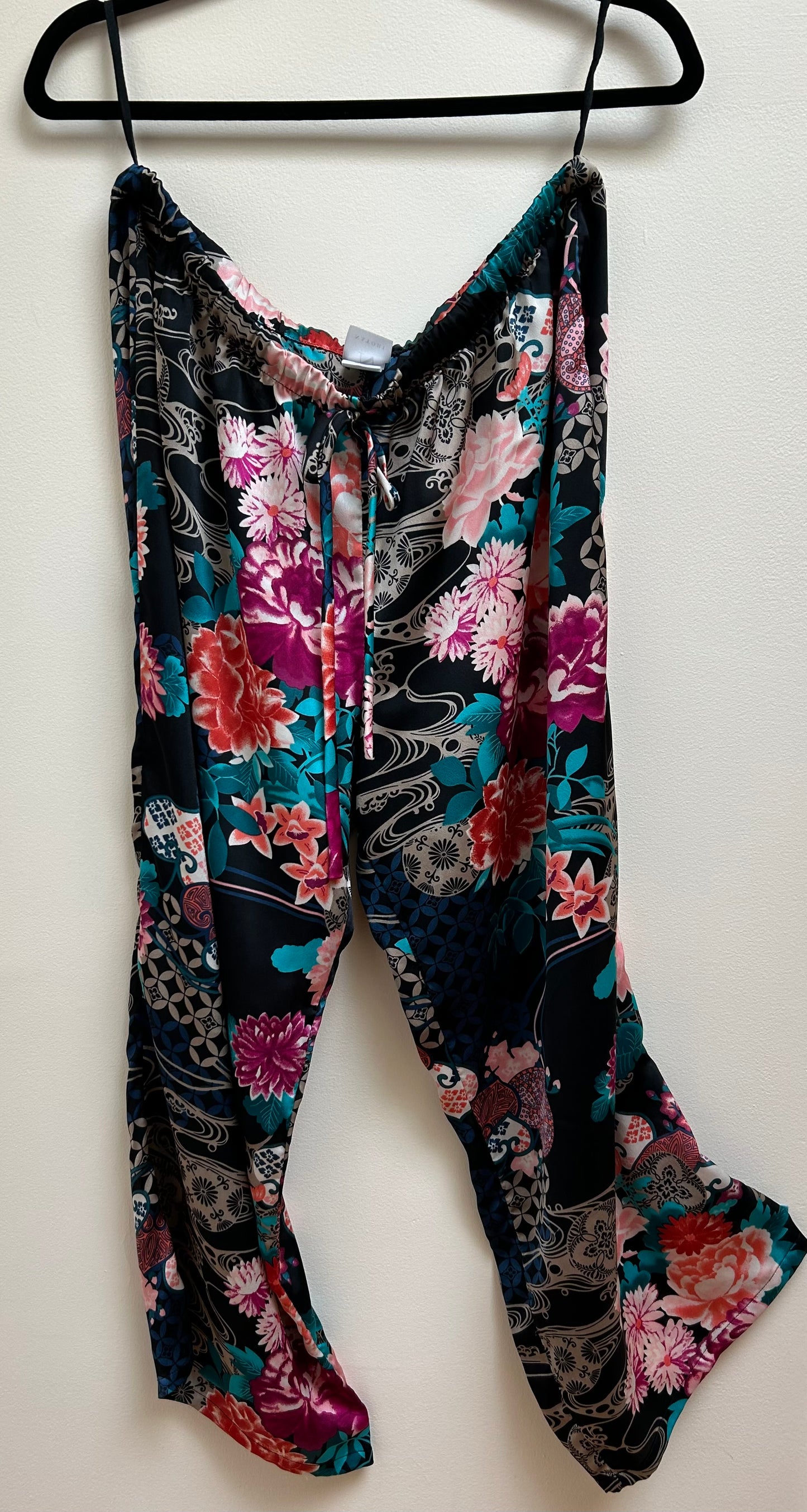NATORI Asian Florals on Black Mandarin Collar Silky Satin Pajama Set