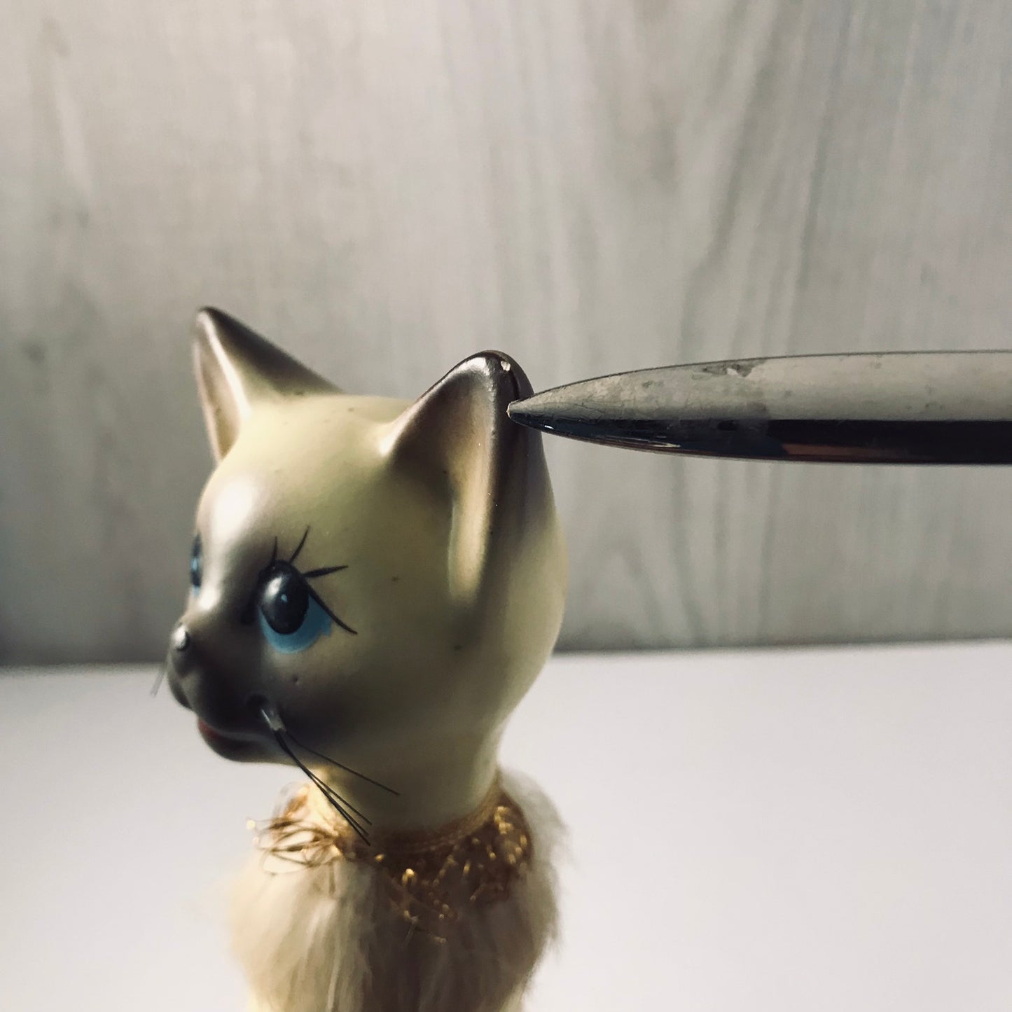 Vintage Giftcraft Trio of Siamese Sitting Ceramic Cats, Furry Gold and Silver Trimmed Collars