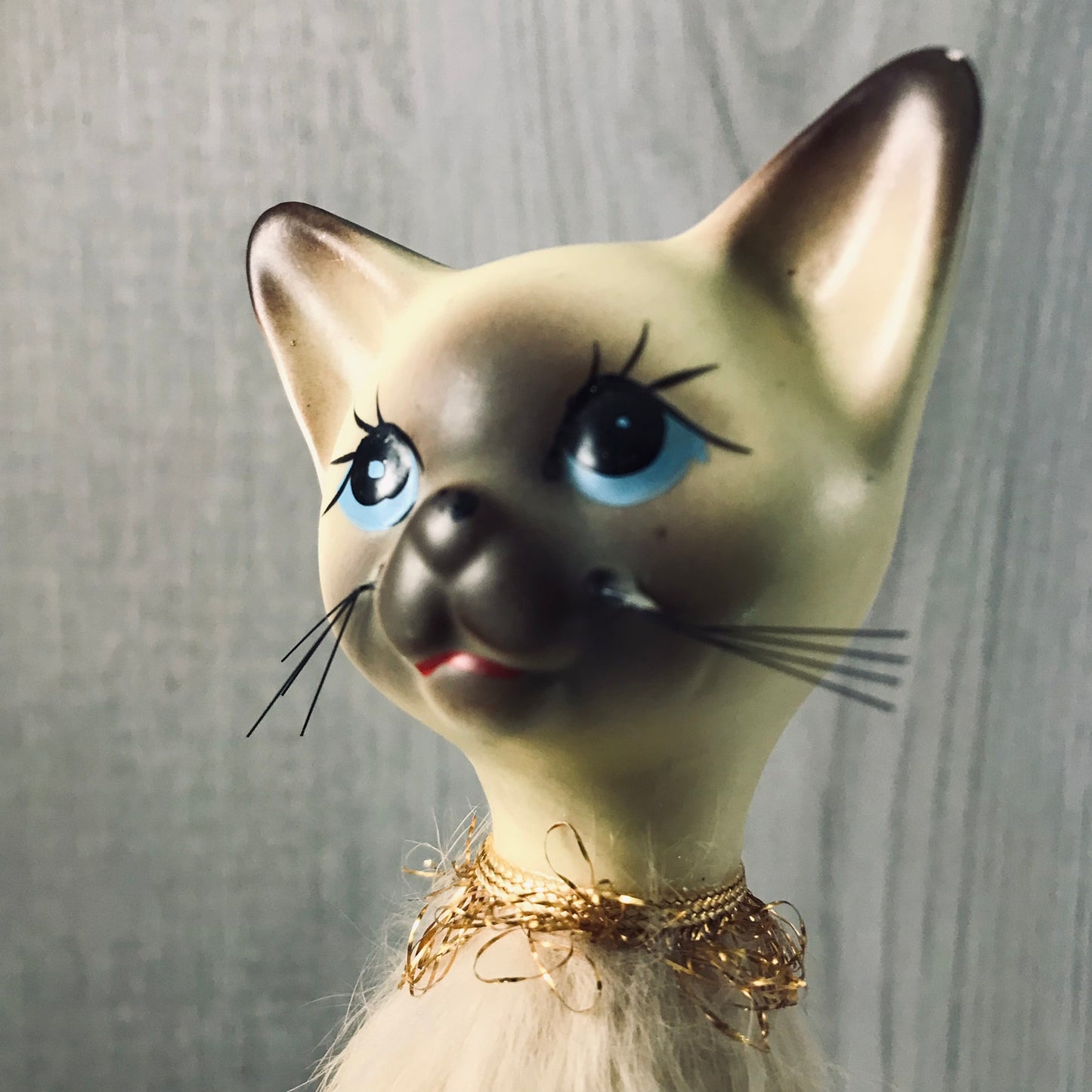 Vintage Giftcraft Trio of Siamese Sitting Ceramic Cats, Furry Gold and Silver Trimmed Collars