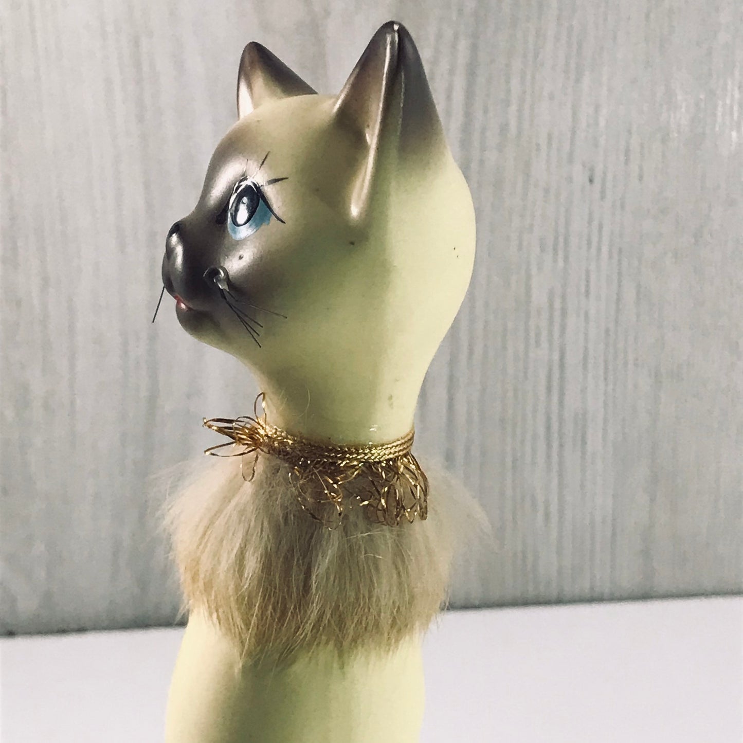Vintage Giftcraft Trio of Siamese Sitting Ceramic Cats, Furry Gold and Silver Trimmed Collars