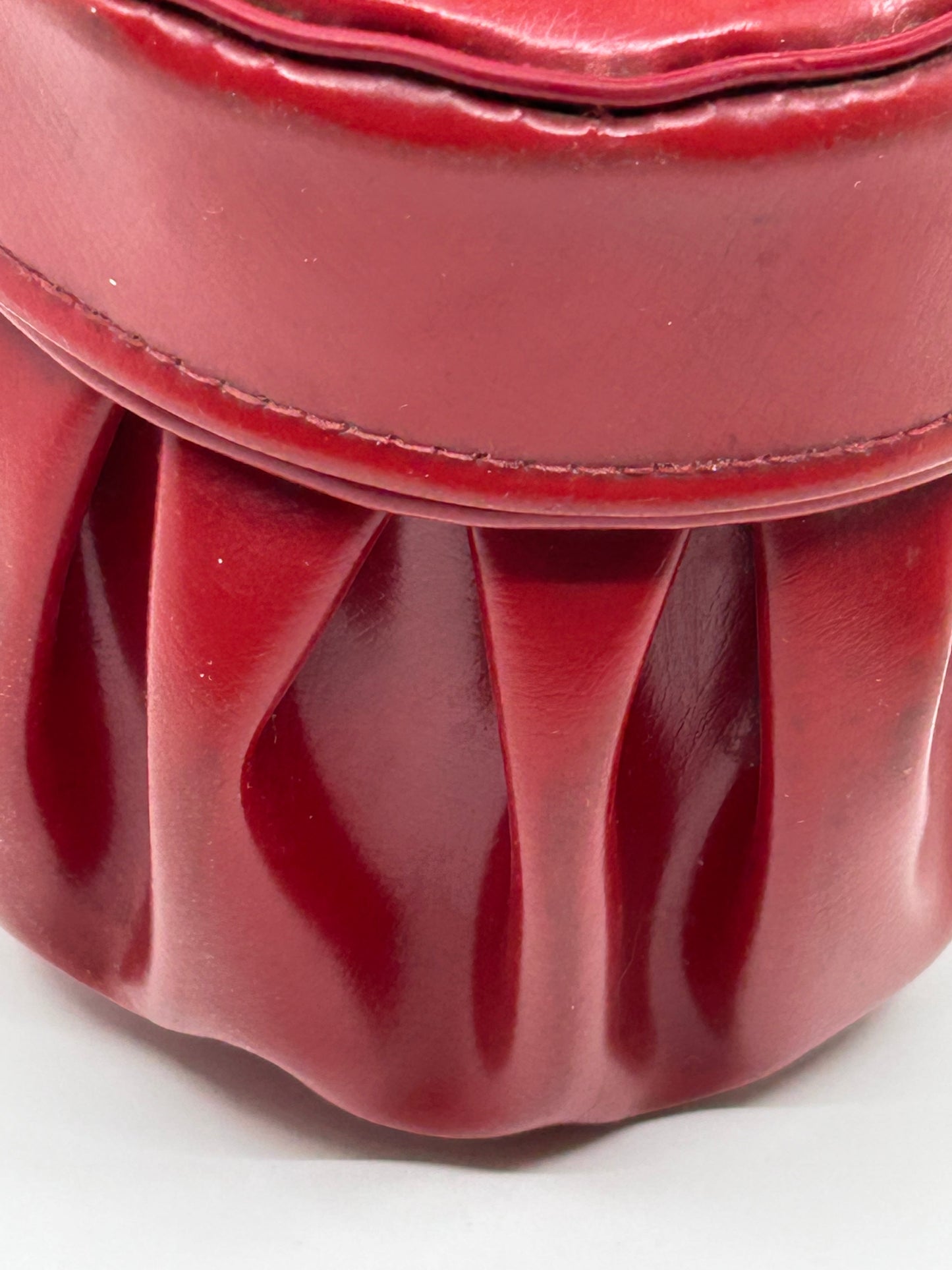 Super Vintage 1950 Red Vinyl Pleated Round Jewelry Box Mini Handbag