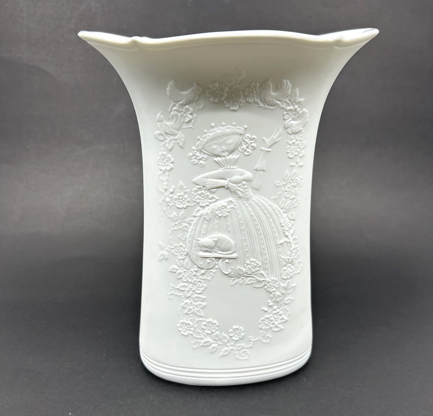 AK Kaiser White Porcelain Bisque Vase - Princess and the Cat Raised Motif