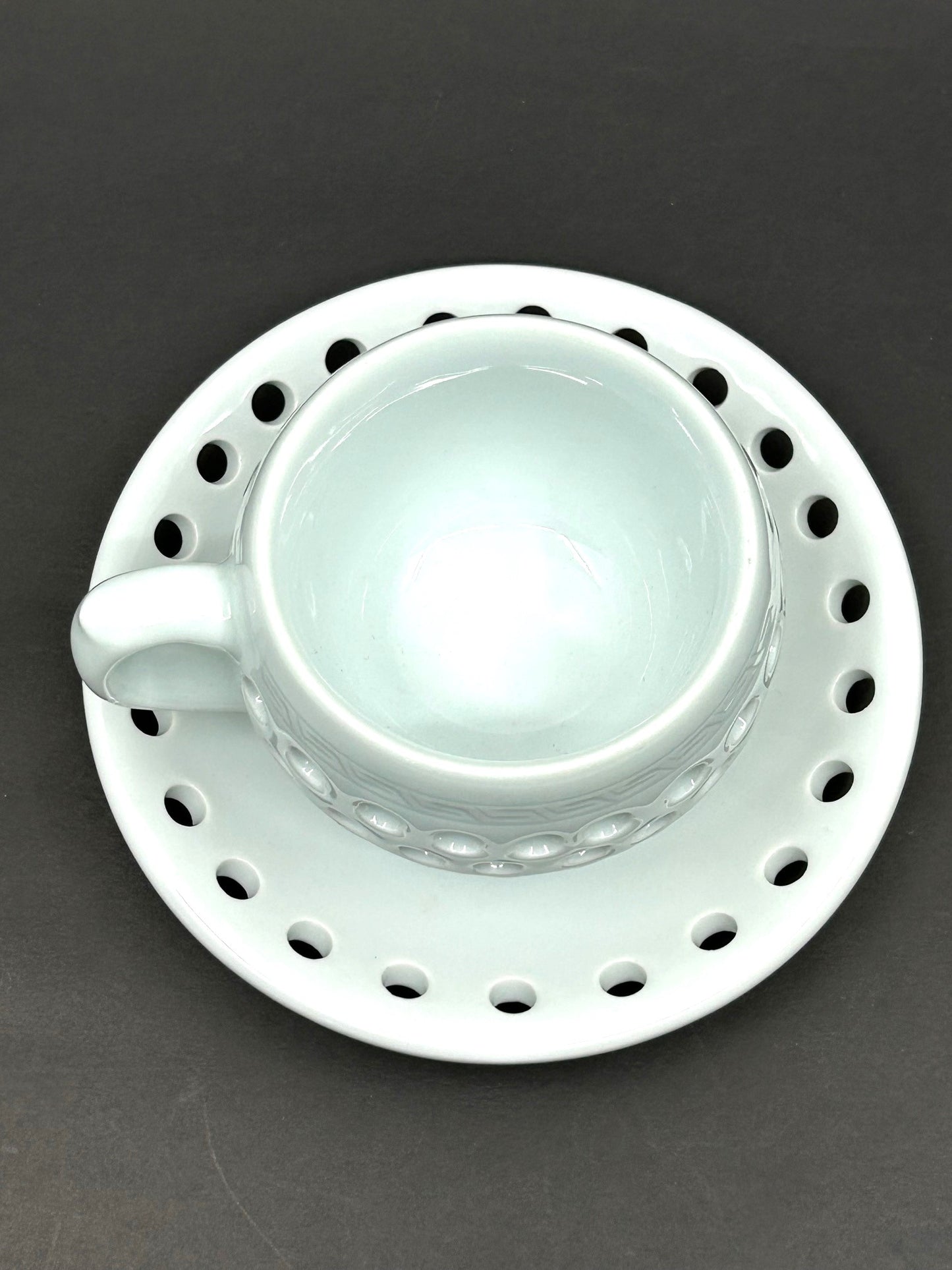 Artisan Contemporary Reticulated Circles Tea cups and Saucer - Set of 4