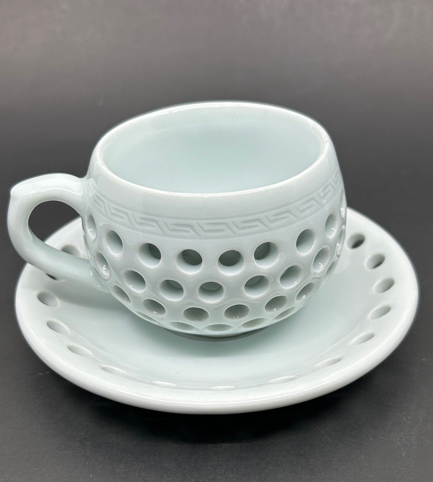 Artisan Contemporary Reticulated Circles Tea cups and Saucer - Set of 4