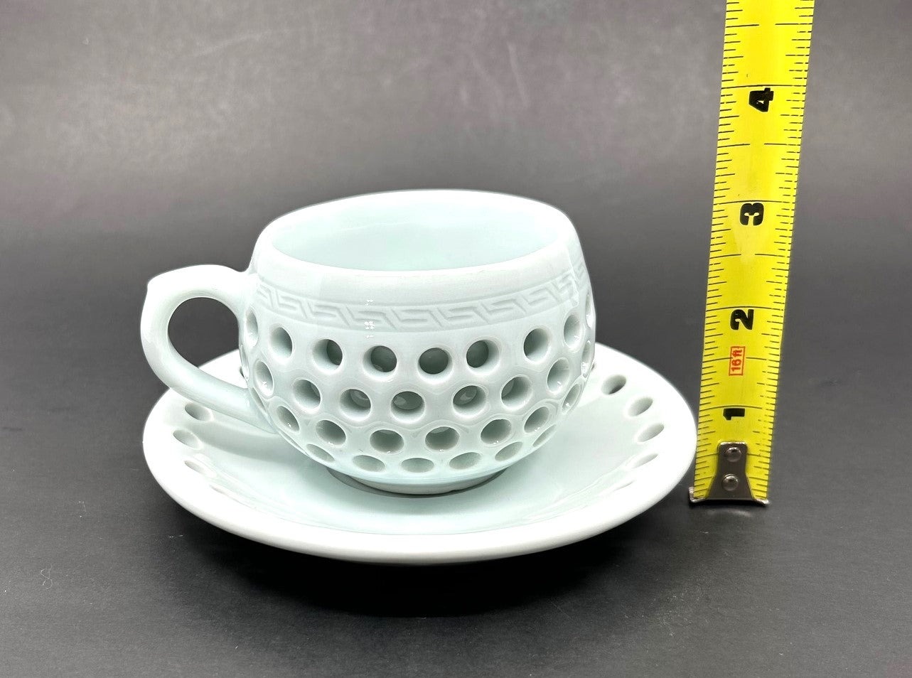 Artisan Contemporary Reticulated Circles Tea cups and Saucer - Set of 4