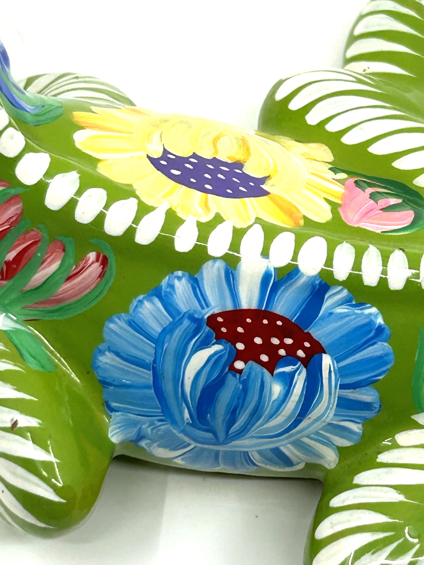Talavera Hand Painted Mexican Folk Art Ceramic Green Lizard / Salamander / Iguana