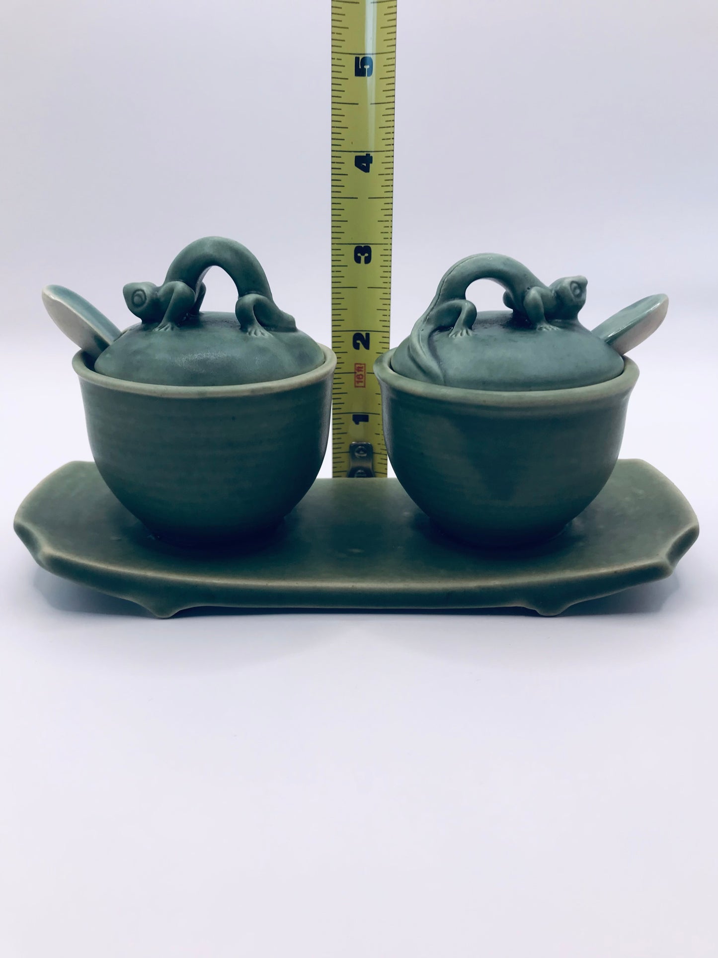 CELADON STONE LIZARD SALT & PEPPER HOLDER