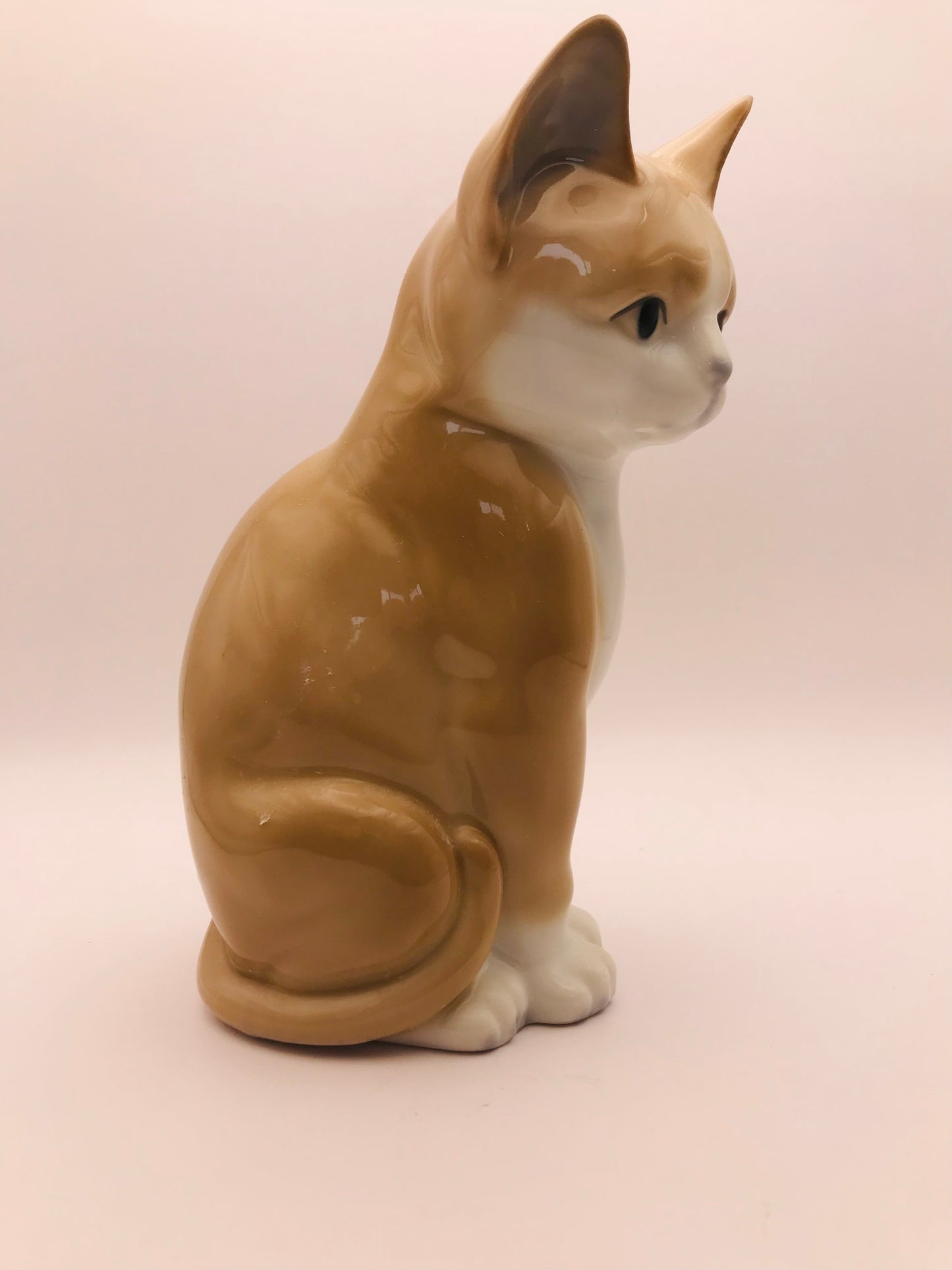 Otagiri Sitting Pretty Smiling Kitty Cat Ceramic Figurine