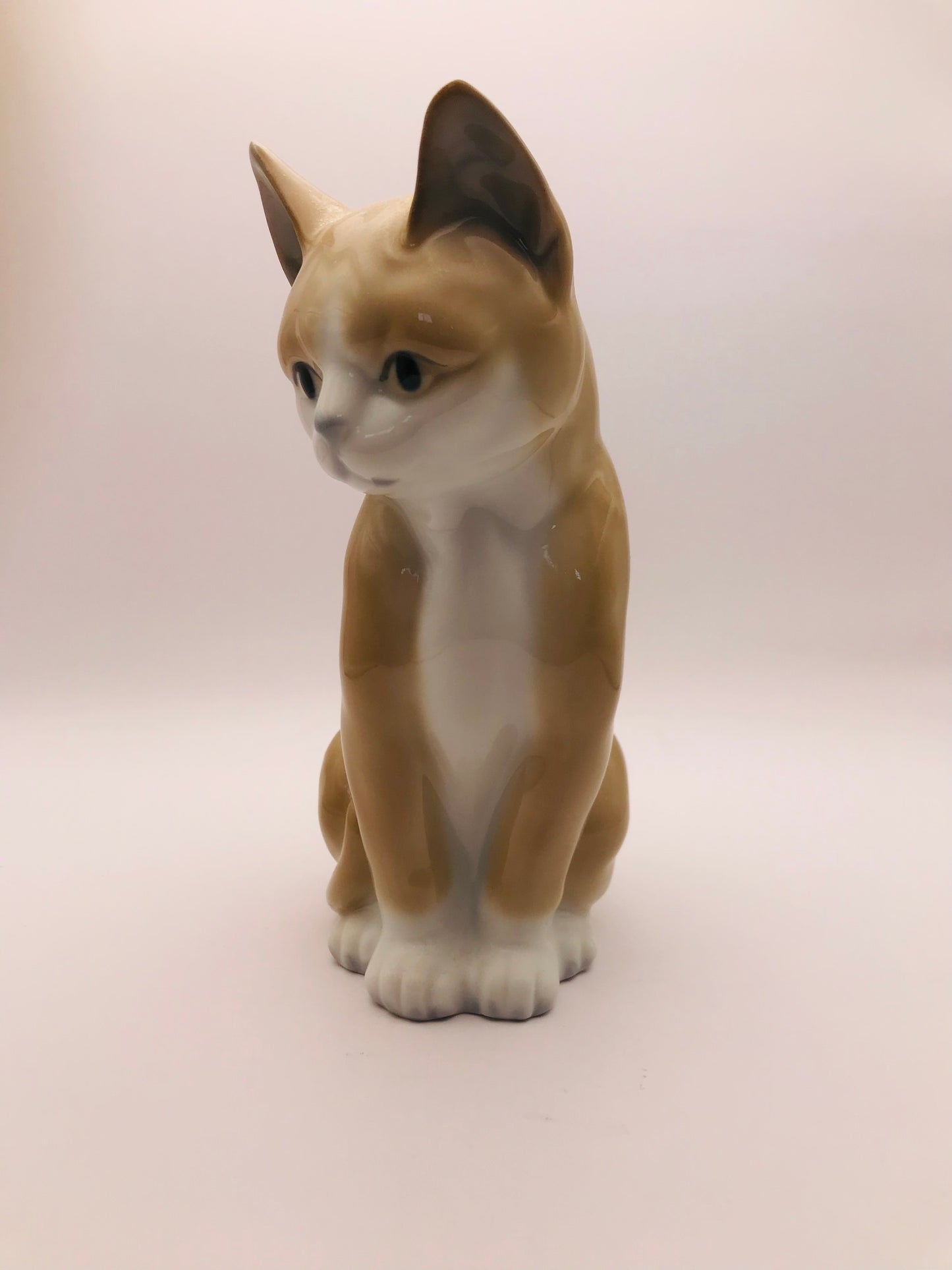 Otagiri Sitting Pretty Smiling Kitty Cat Ceramic Figurine