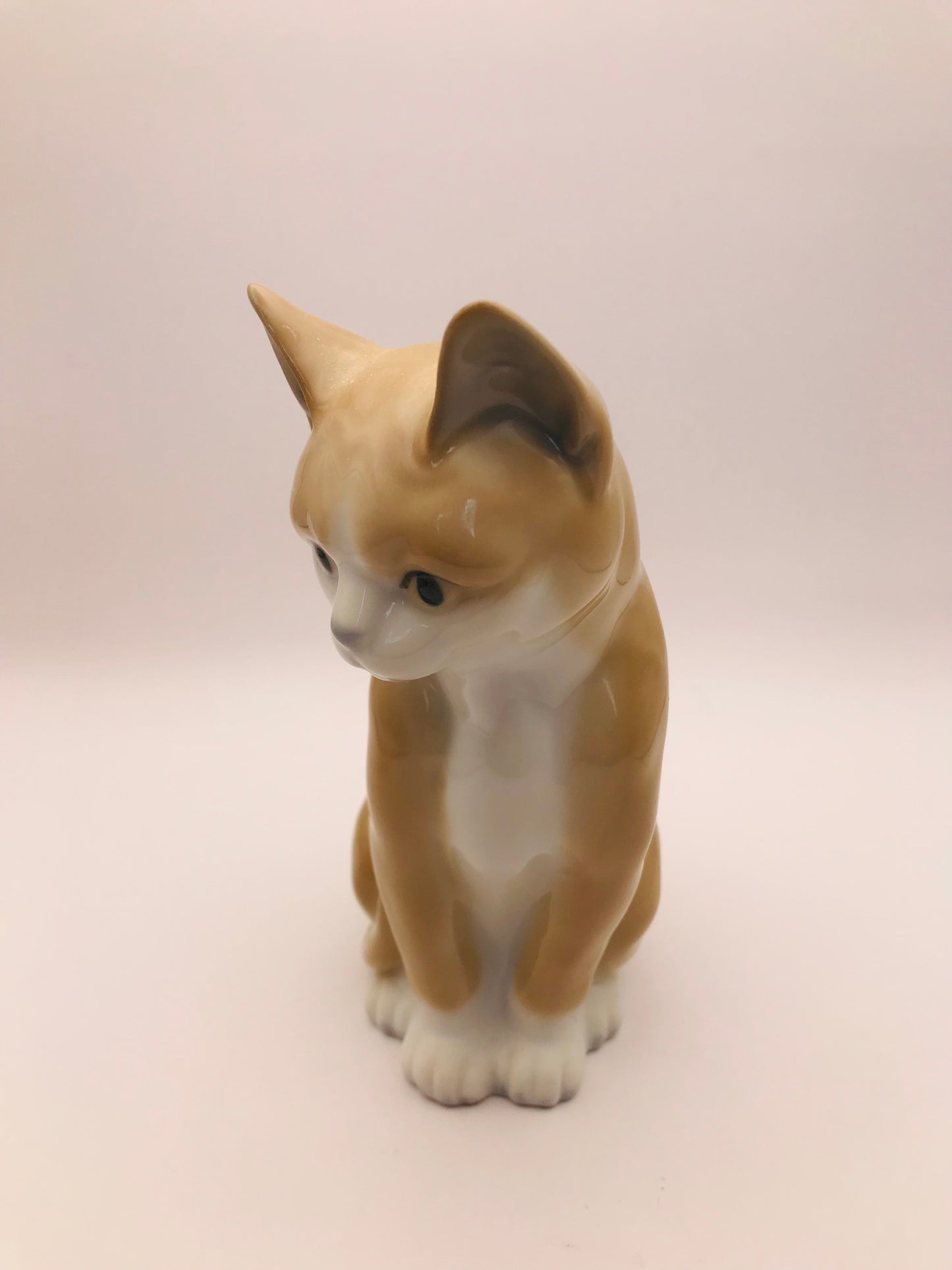 Otagiri Sitting Pretty Smiling Kitty Cat Ceramic Figurine