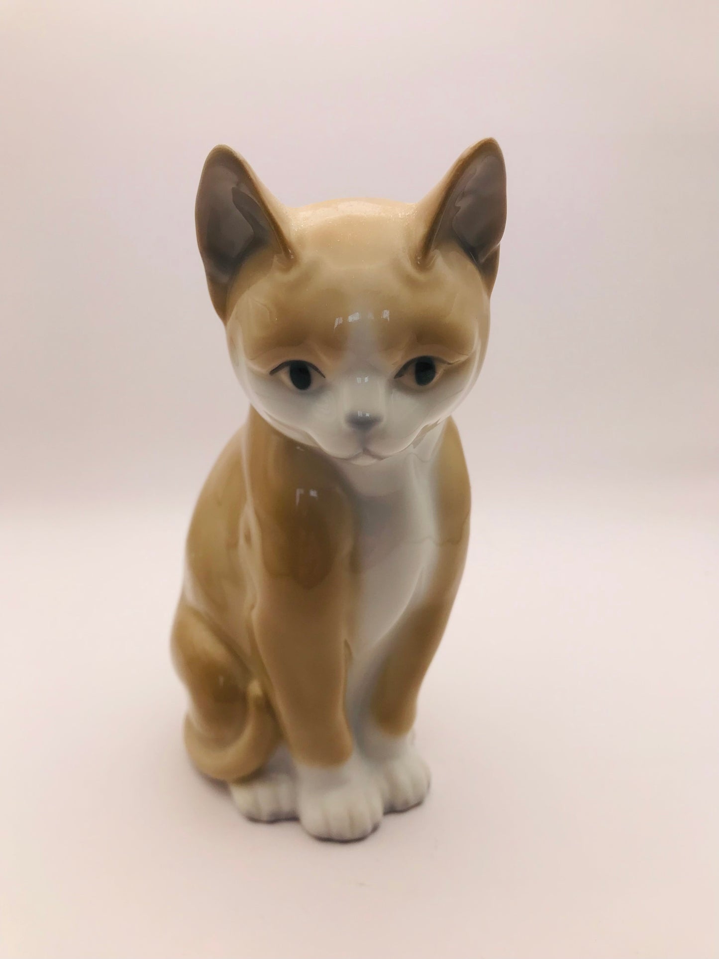 Otagiri Sitting Pretty Smiling Kitty Cat Ceramic Figurine
