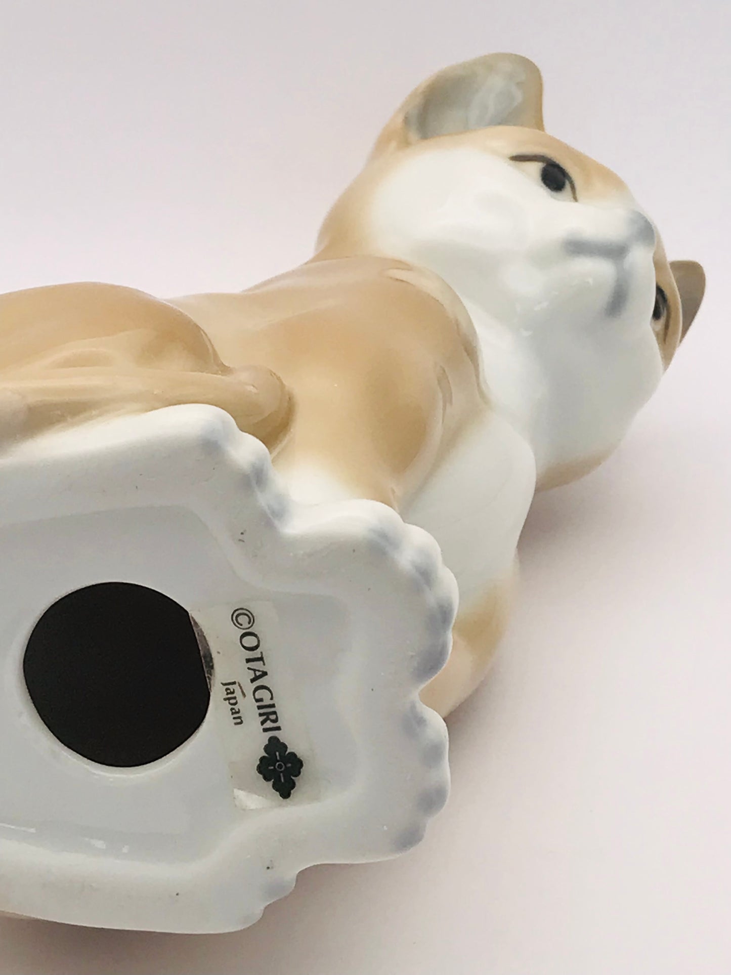 Otagiri Sitting Pretty Smiling Kitty Cat Ceramic Figurine