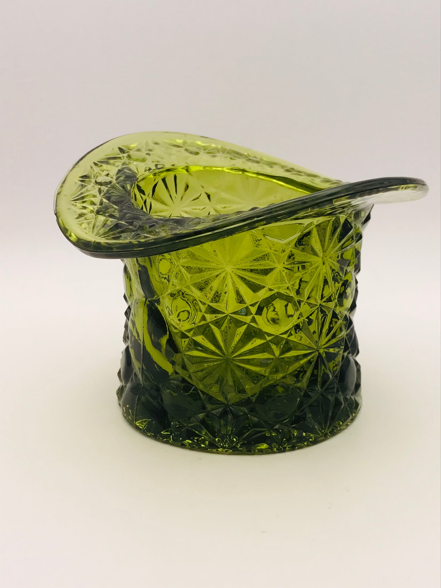Fenton Daisy and Button Emerald Green Glass Top Hat