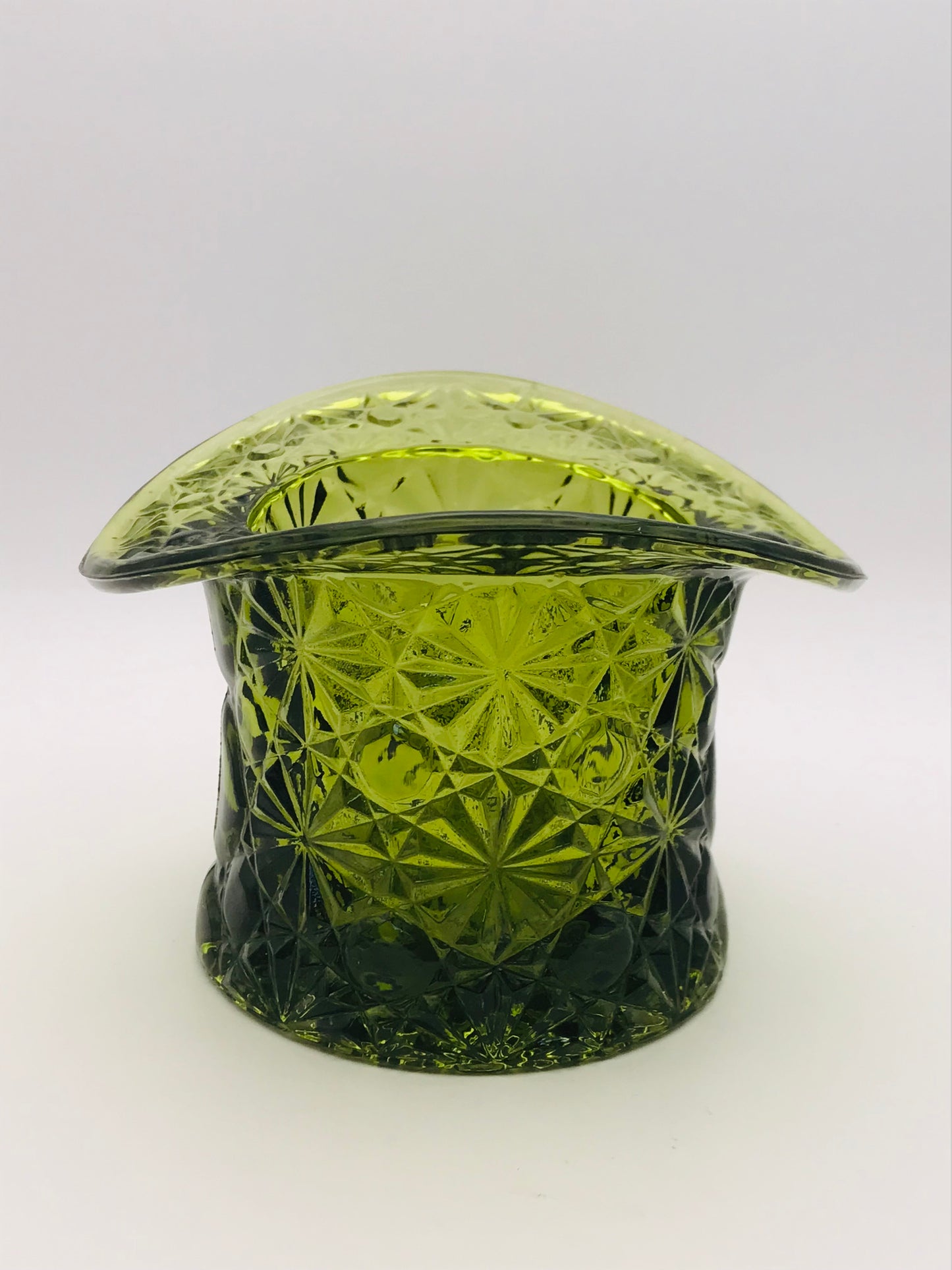 Fenton Daisy and Button Emerald Green Glass Top Hat