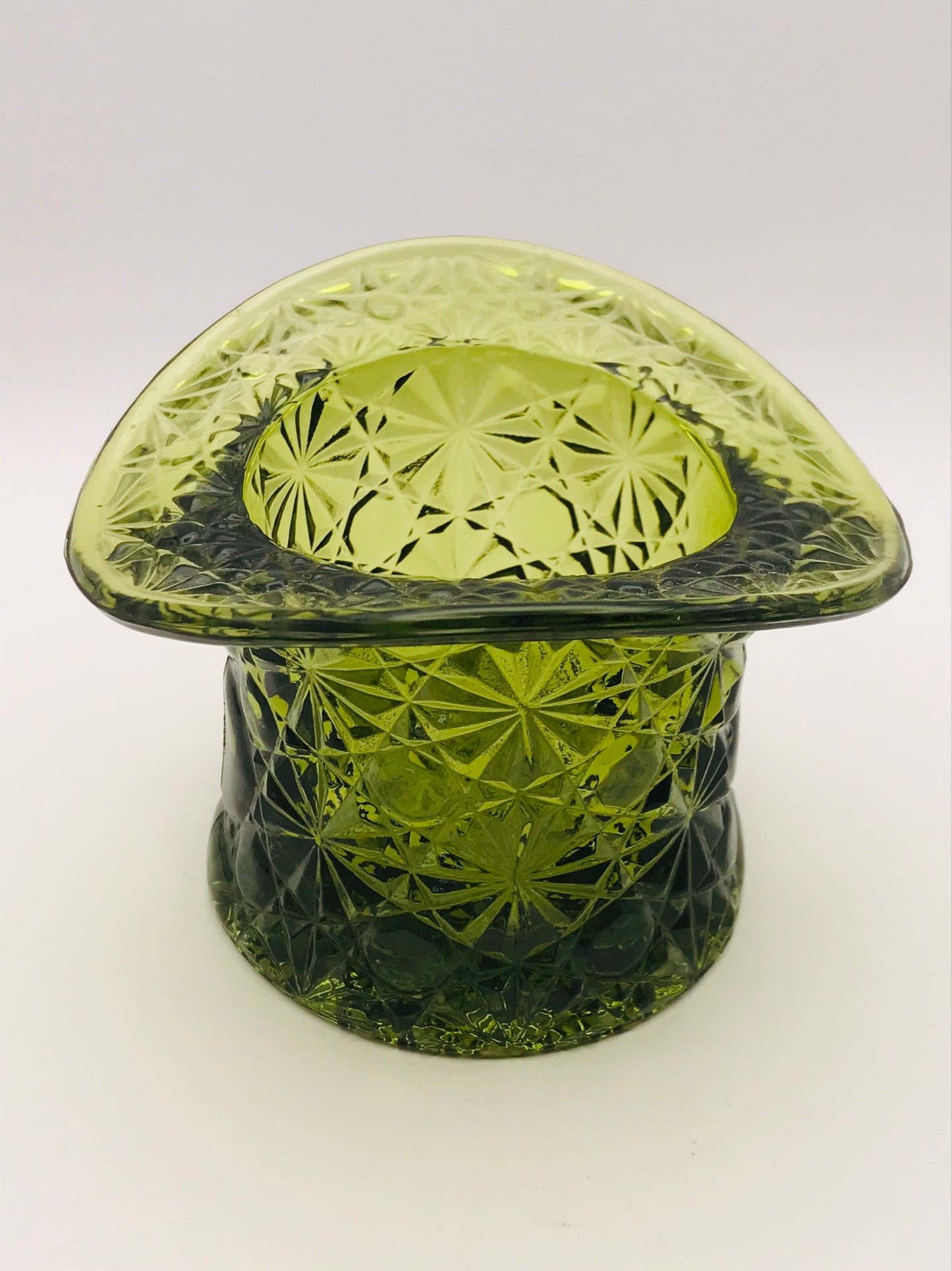 Fenton Daisy and Button Emerald Green Glass Top Hat