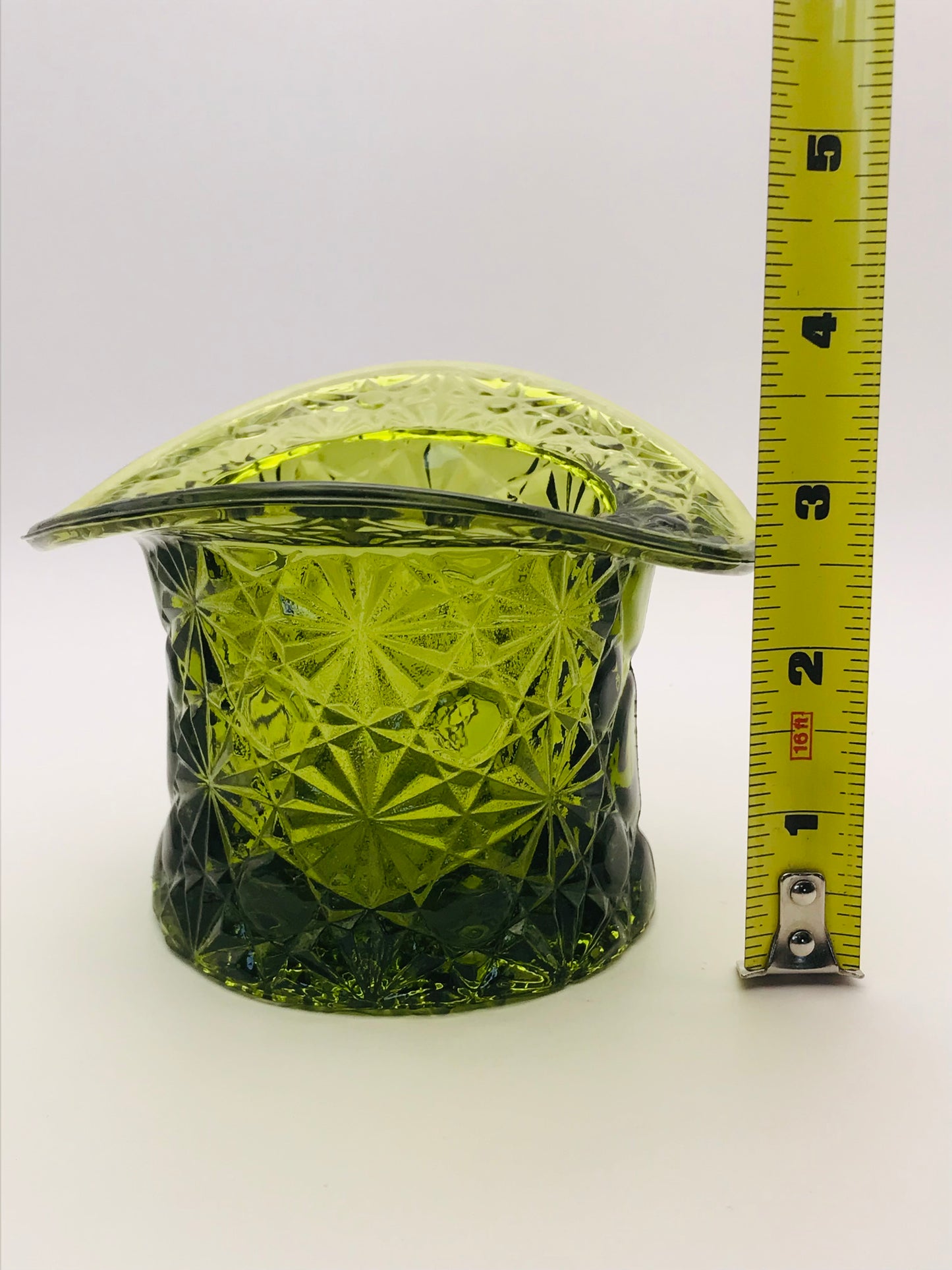 Fenton Daisy and Button Emerald Green Glass Top Hat