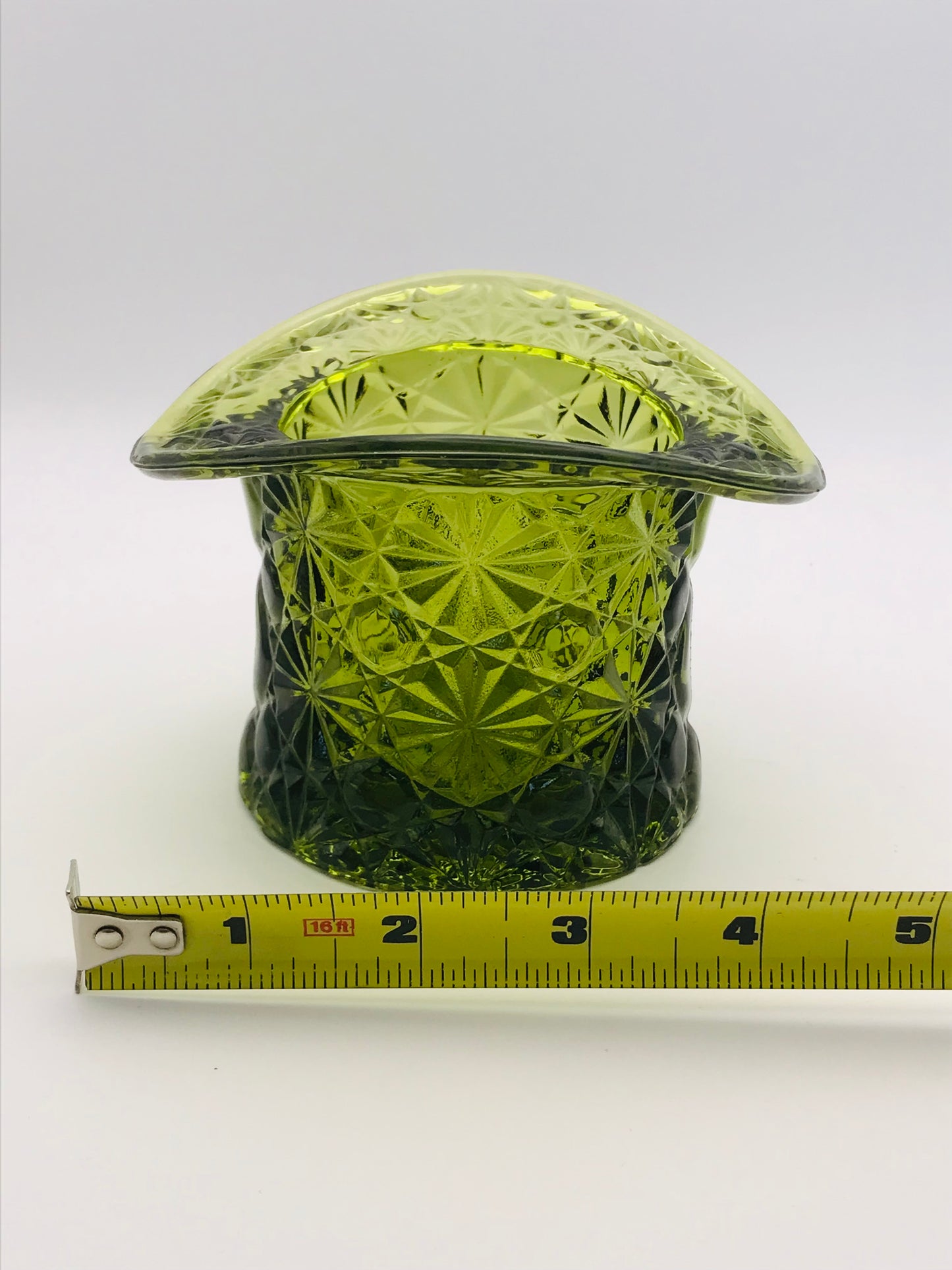 Fenton Daisy and Button Emerald Green Glass Top Hat