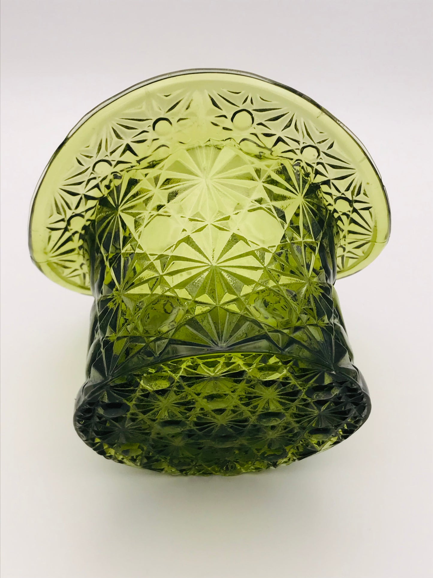 Fenton Daisy and Button Emerald Green Glass Top Hat