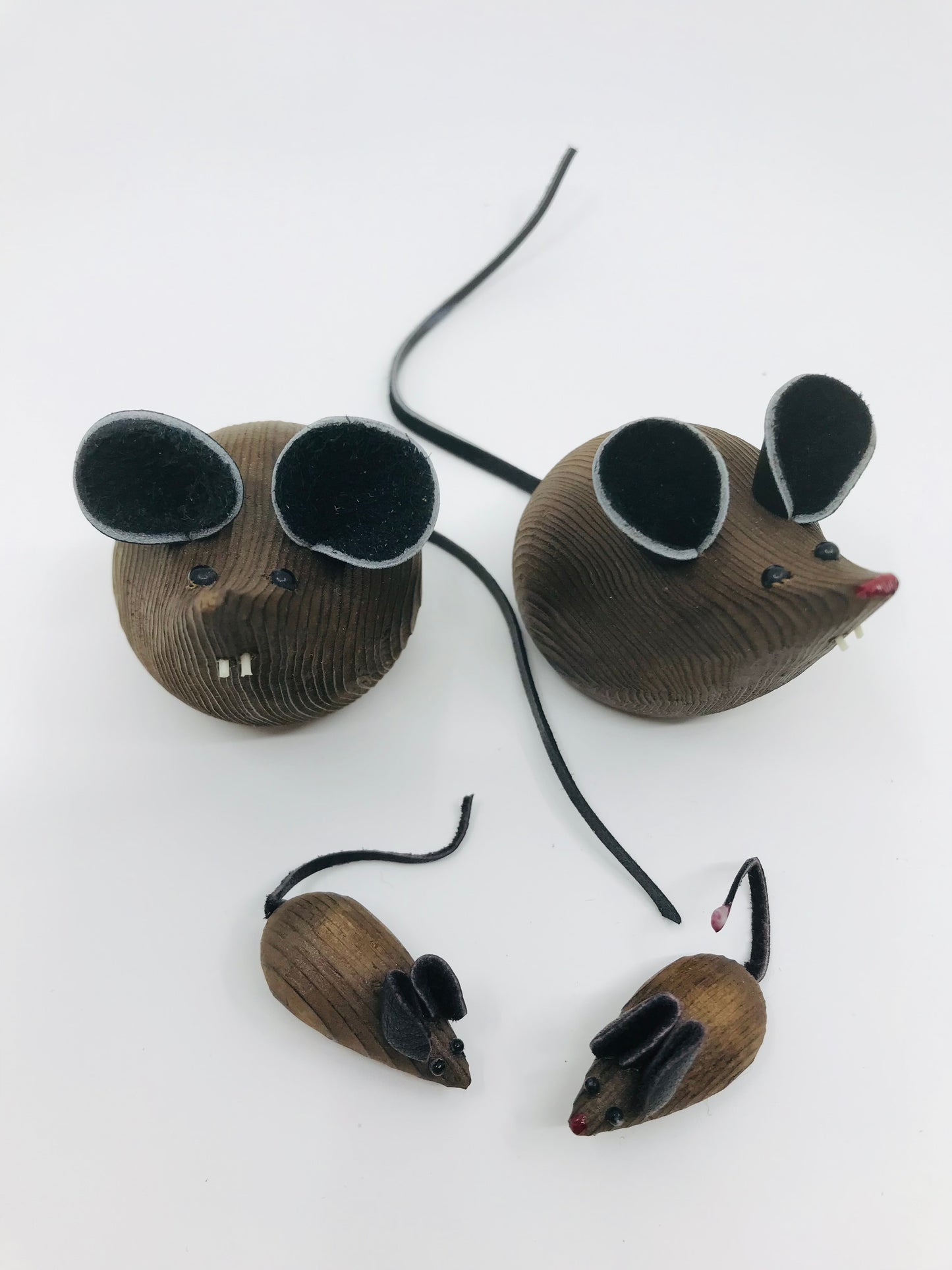 Vintage Wooden Miniature Mouse Family - Set of 4