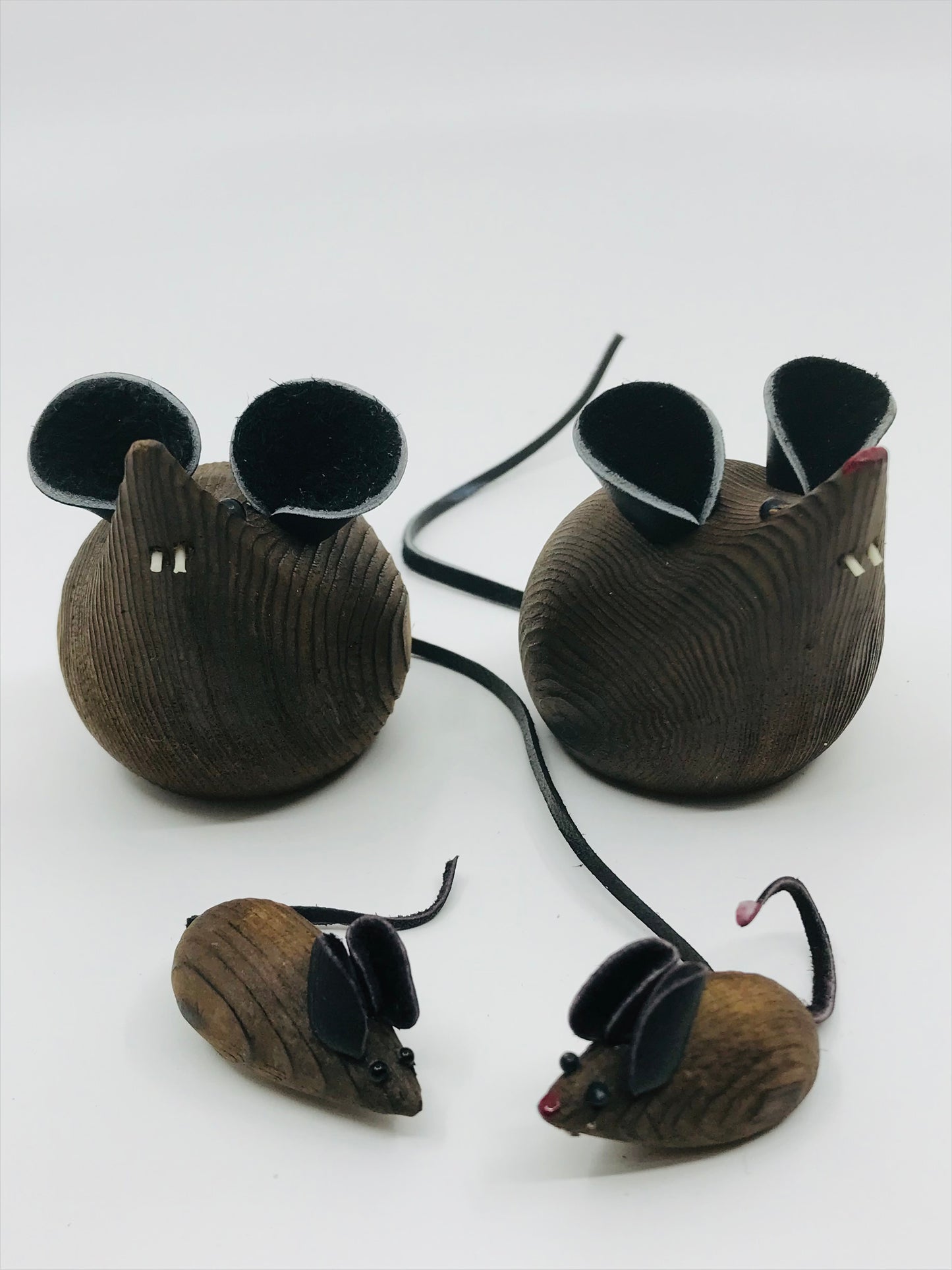 Vintage Wooden Miniature Mouse Family - Set of 4