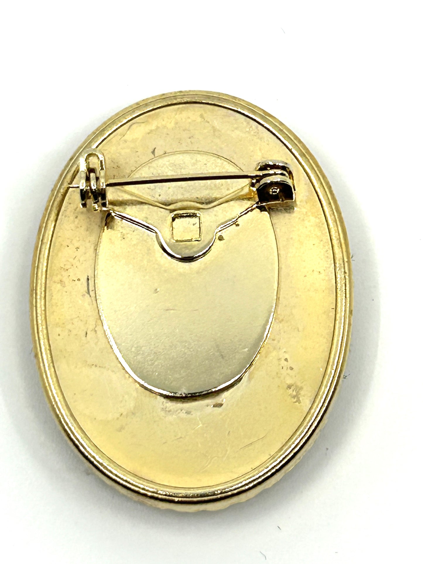 Vintage Cross Stitched Violets Round Goldtone Cameo Brooch