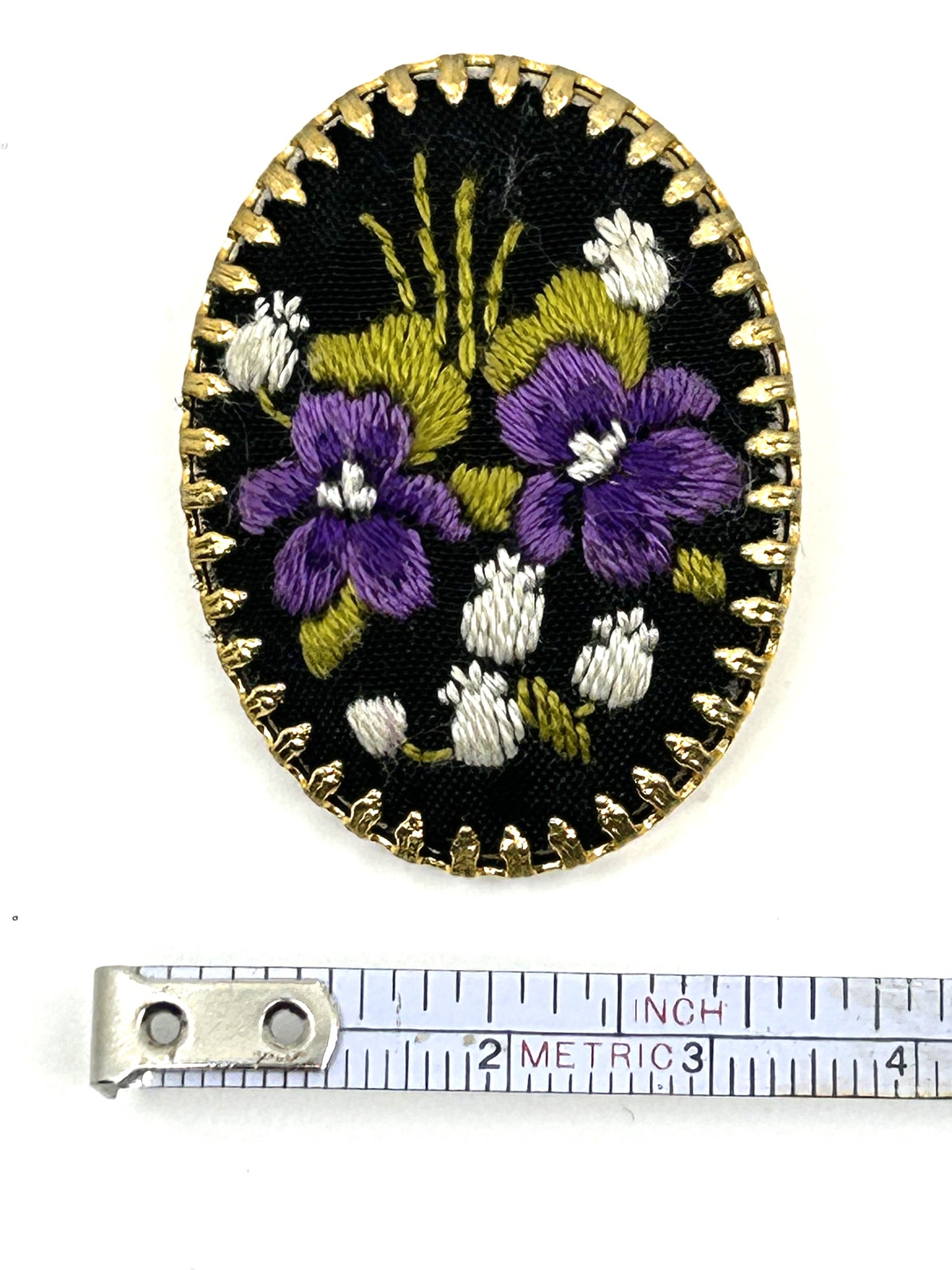 Vintage Cross Stitched Violets Round Goldtone Cameo Brooch