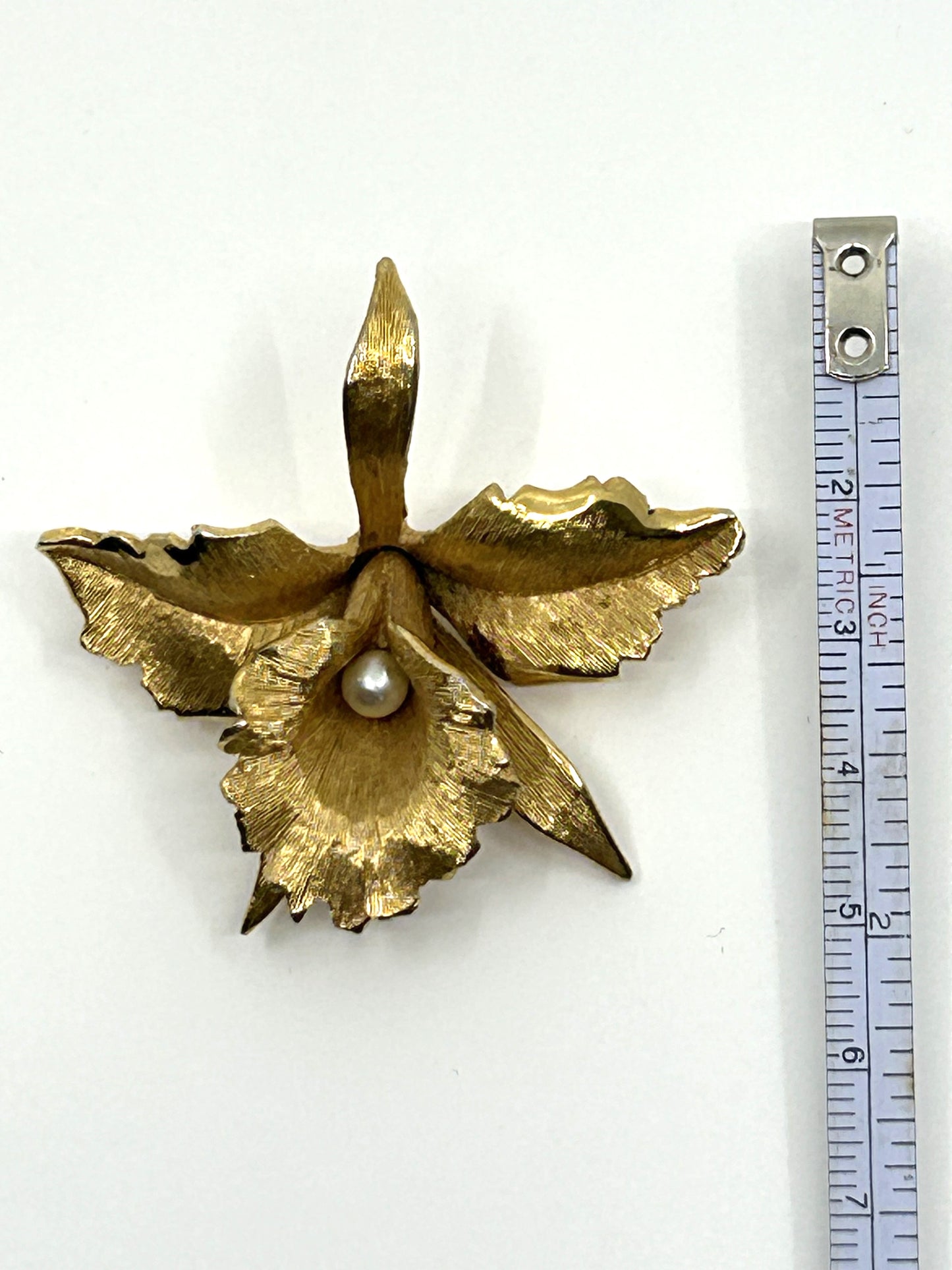 Vintage Textured Goldtone Orchid w/Pearl Brooch