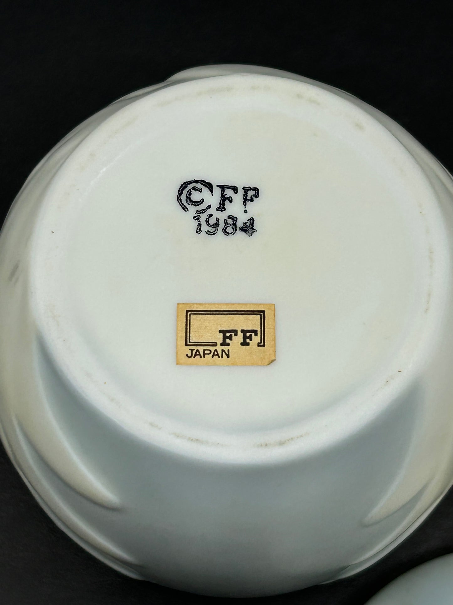 Fitz & Floyd White Swan Trinket Jar with Lid  - Rare  1984