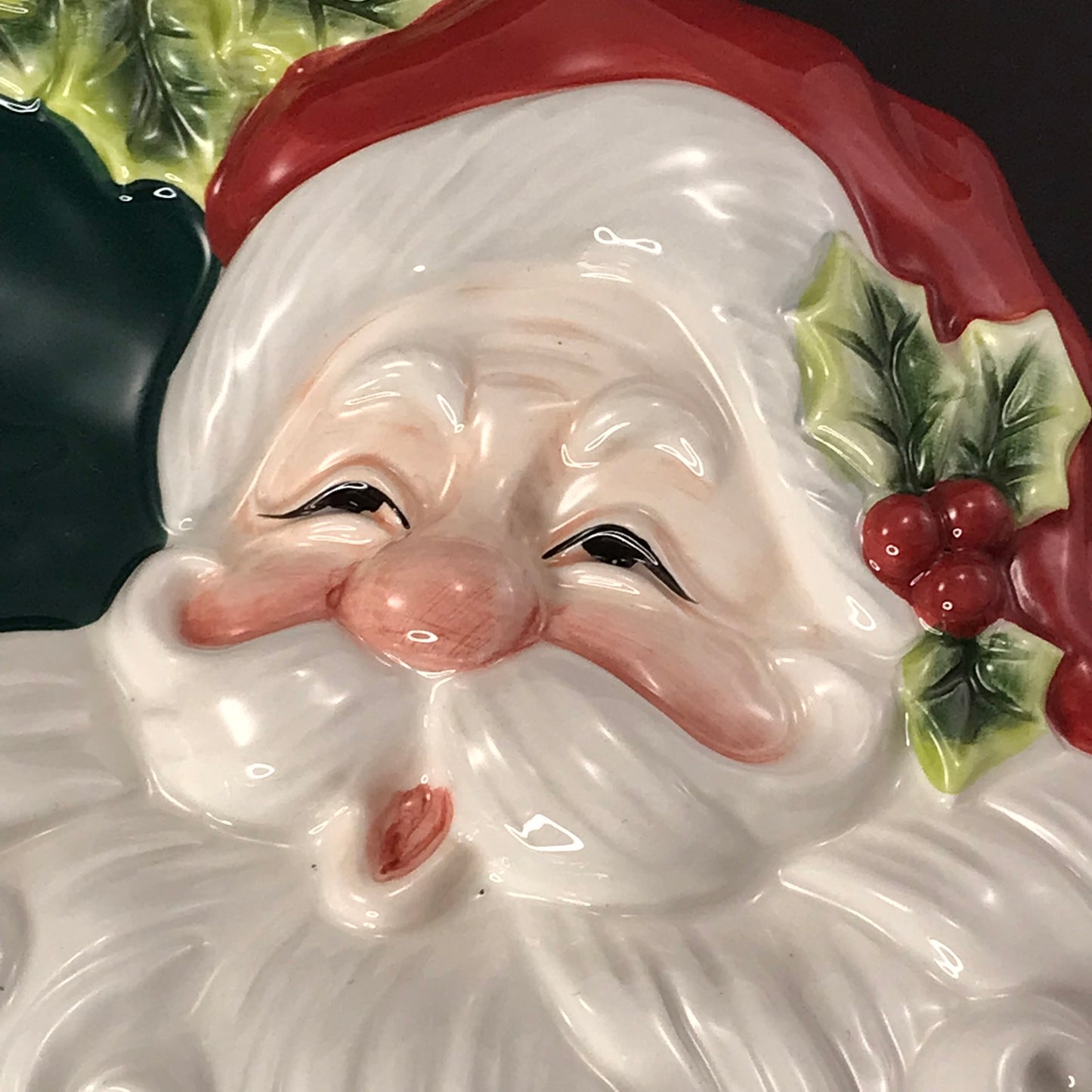 Fitz and Floyd Essentials Ceramic Ho Ho Ho Santa Claus Face Christmas Holly Wreath Décor Plate