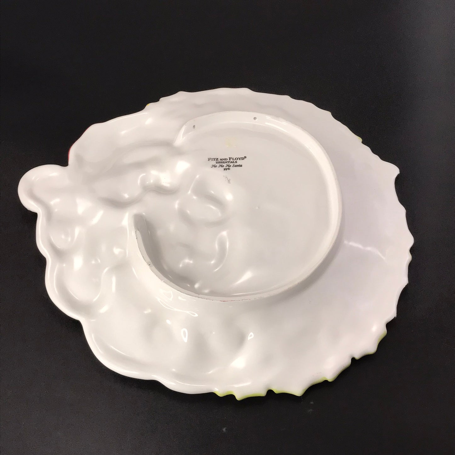 Fitz and Floyd Essentials Ceramic Ho Ho Ho Santa Claus Face Christmas Holly Wreath Décor Plate