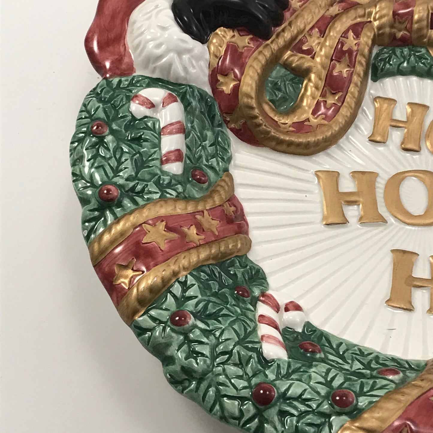 Fitz and Floyd Essentials Ceramic HO HO HO Santa Claus Hugging a Christmas Wreath Décor Plate