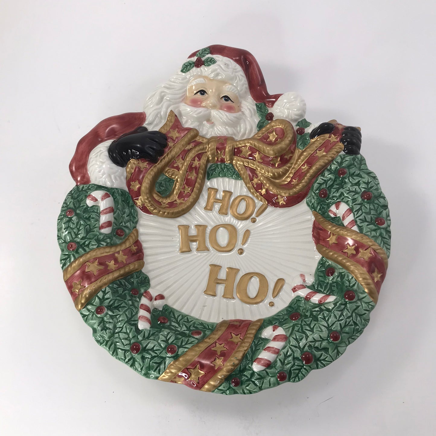 Fitz and Floyd Essentials Ceramic HO HO HO Santa Claus Hugging a Christmas Wreath Décor Plate