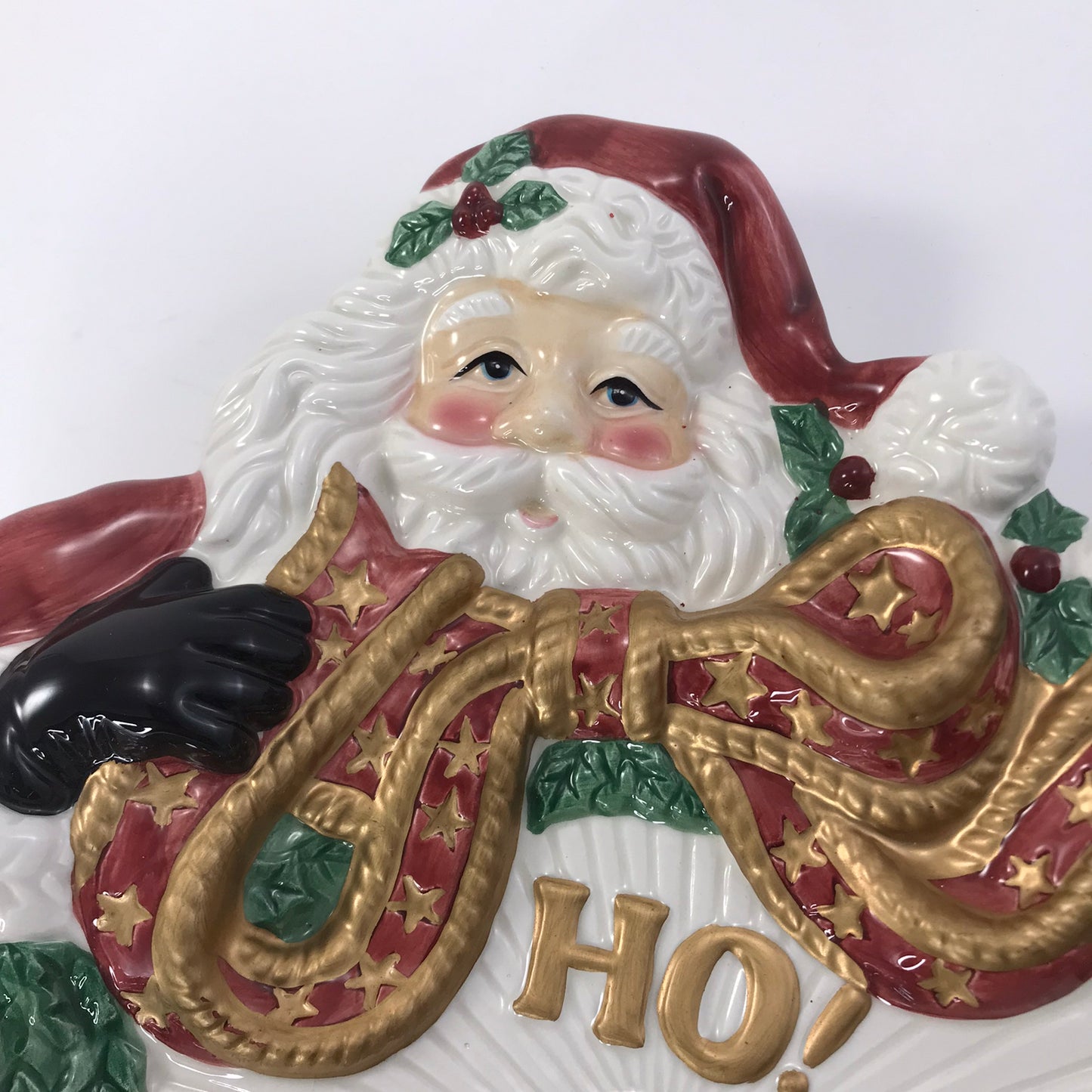 Fitz and Floyd Essentials Ceramic HO HO HO Santa Claus Hugging a Christmas Wreath Décor Plate