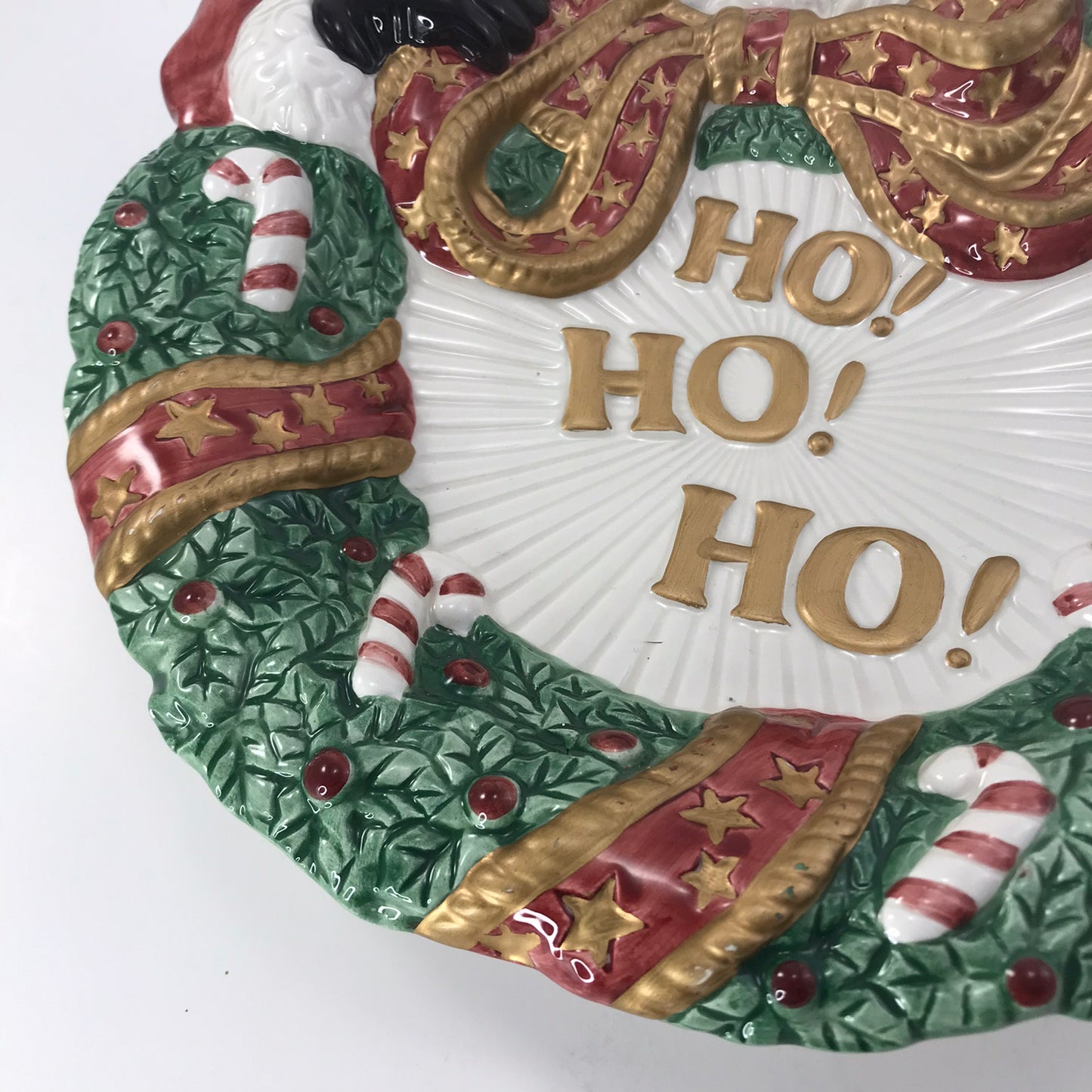 Fitz and Floyd Essentials Ceramic HO HO HO Santa Claus Hugging a Christmas Wreath Décor Plate